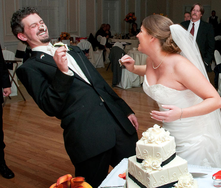 Wedding Cake DJ Image