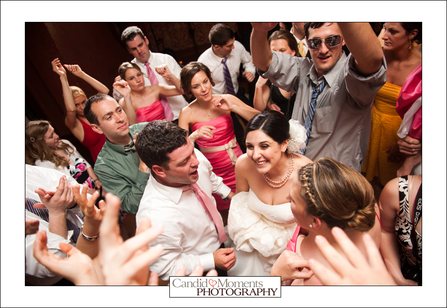 cairnwood-dj-dancing-crowd-wedding-image