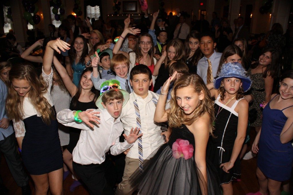 Cutting Edge Entertainment, wedding dj, bar mitzvah dj, bat mitzvah dj, sweet sixteen dj, sweet 16 dj, delaware county dj, bucks county dj, montgomery county dj, emcee, mc, dj, master of ceremonies, party dj, party planning